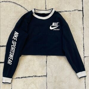 Nike Women's Black Sportswear Sweatshirt